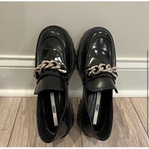 Zara Chain Loafers 7.5